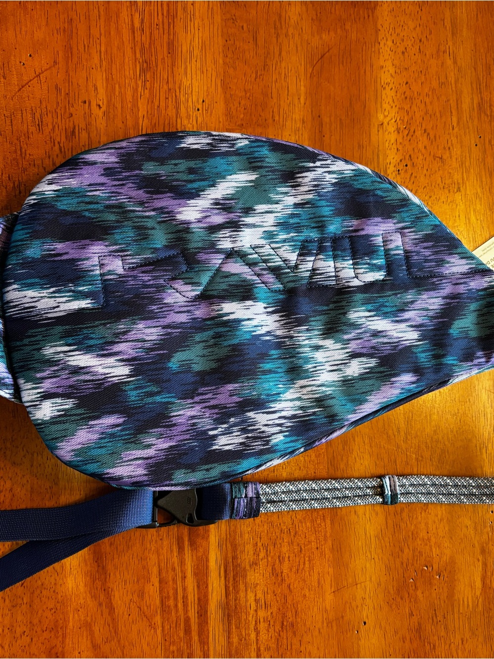 KAVU Mini Rope Sling Glacier Ikat NWT Crossbody Backpack Retired Print - Picture 8 of 8